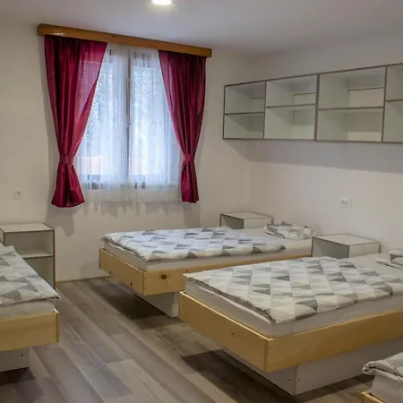 Transit On The Edge Apartma Velike Lasce